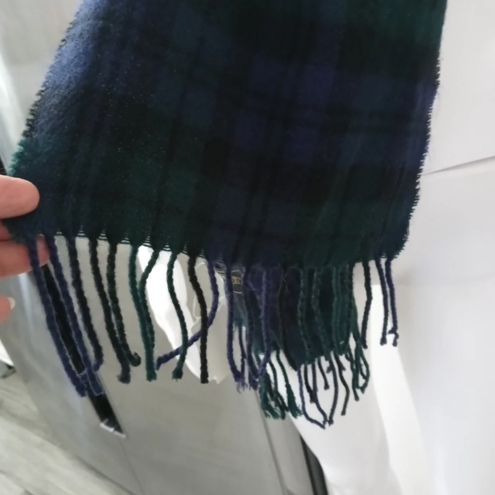 James Pringle Weavers Handcrafted Navy blue green plaid Scarf w Fringe NEW